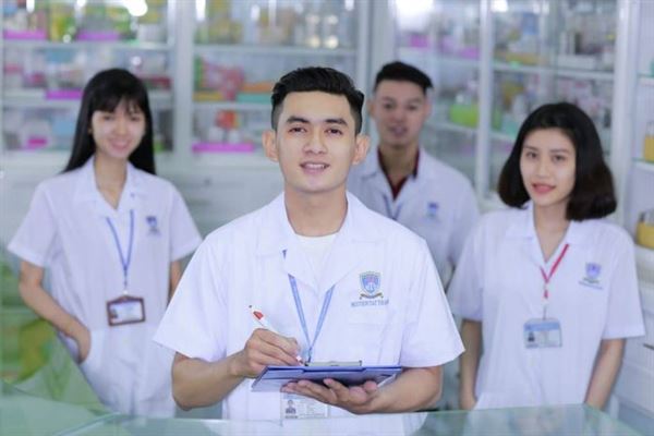 Điều kiện với người chịu trách nhiệm chuyên môn về dược