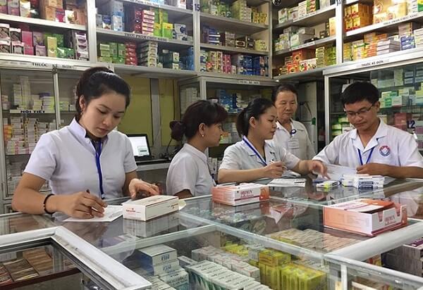 Nhà thuốc phải định kỳ kiểm tra chất lượng thuốc