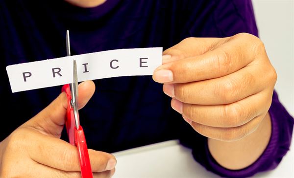 phải làm gì khi đối thủ bán hạ giá