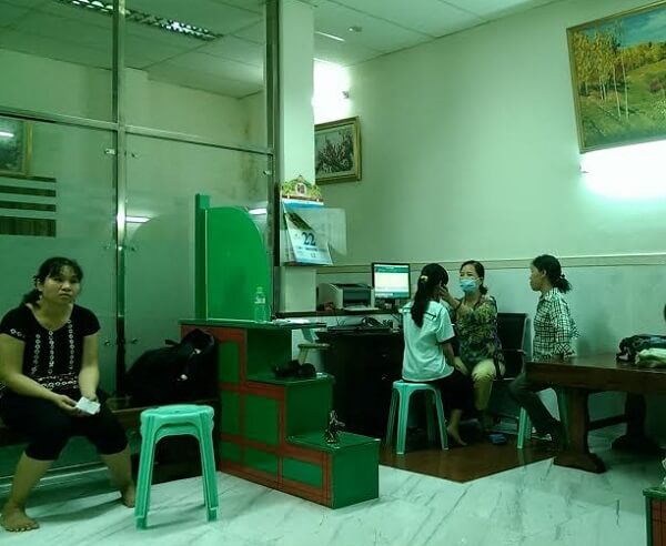 Bác sĩ bán thuốc ngay tại phòng mạch