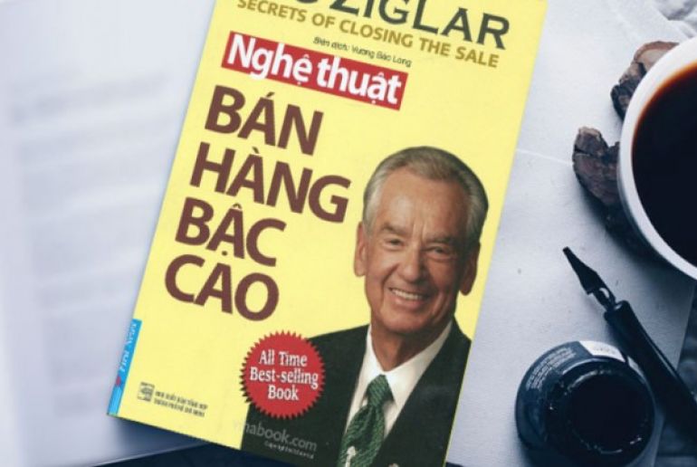 Xin chào, ngày hôm nay tôi sẽ chia sẻ một cuốn sách mà ai làm nghề Bán hàng cũng phải cần đến nó.  Cuốn sánh mang tên Nghệ Thuật Bán Hàng Bậc Cao của tác giả Zig Ziglar - người được mệnh danh là bậc thầy trong bán hàng. Triết lý của ông đã đạt đến đỉnh cao của nghệ thuật bán hàng trong đó ông hướng tới: "Bạn có thể có được tất cả mọi thứ trong cuộc sống nếu bạn biết giúp người khác đạt được điều họ muốn".   Mục tiêu cuả một thương vụ là đảm bảo khách hàng nhận được giá trị tương xứng, nhưng nếu bạn mang đến